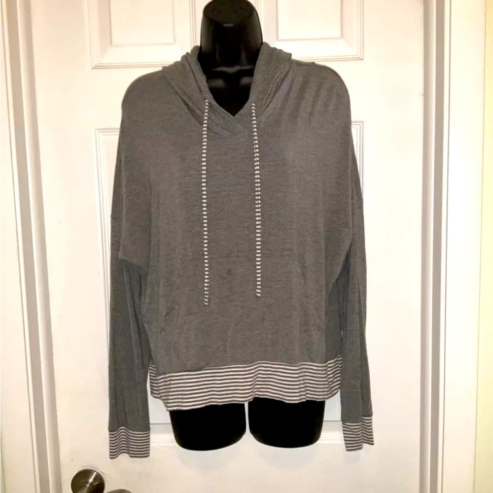 Jasmine & Ginger Gray Hoodie‎ Size S